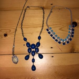 STATEMENT NECKLACES